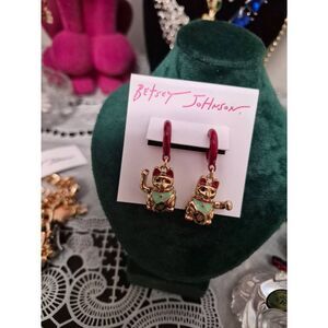 Betsey Johnson lucky cat earrings
